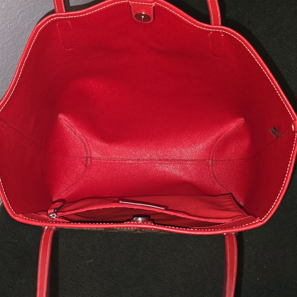 COACH City Tote In Signature Canvas With Wild Strawberry - Picture 6 of 8